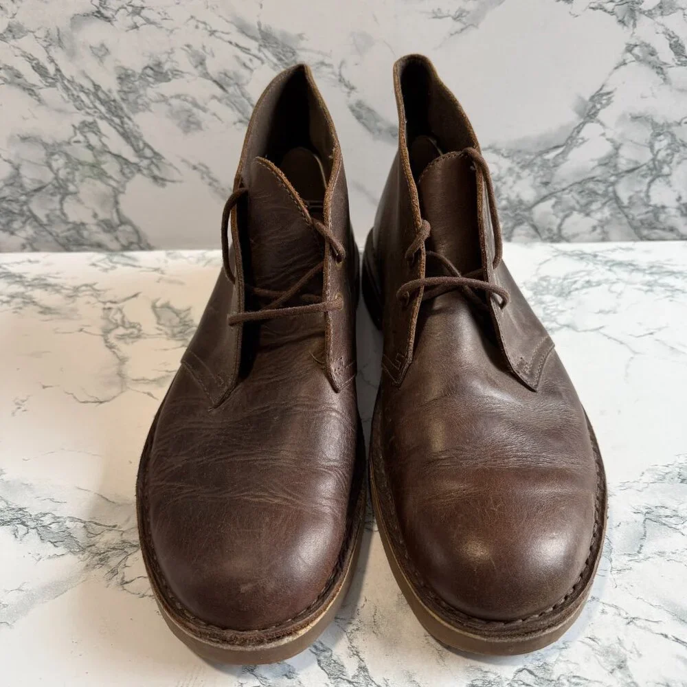 Clarks Men 11 Shepton Chukka Boots Brown Leather Lace Up Ankle Shoe CREASING